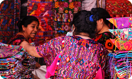 femmes dans un marché au Guatemala