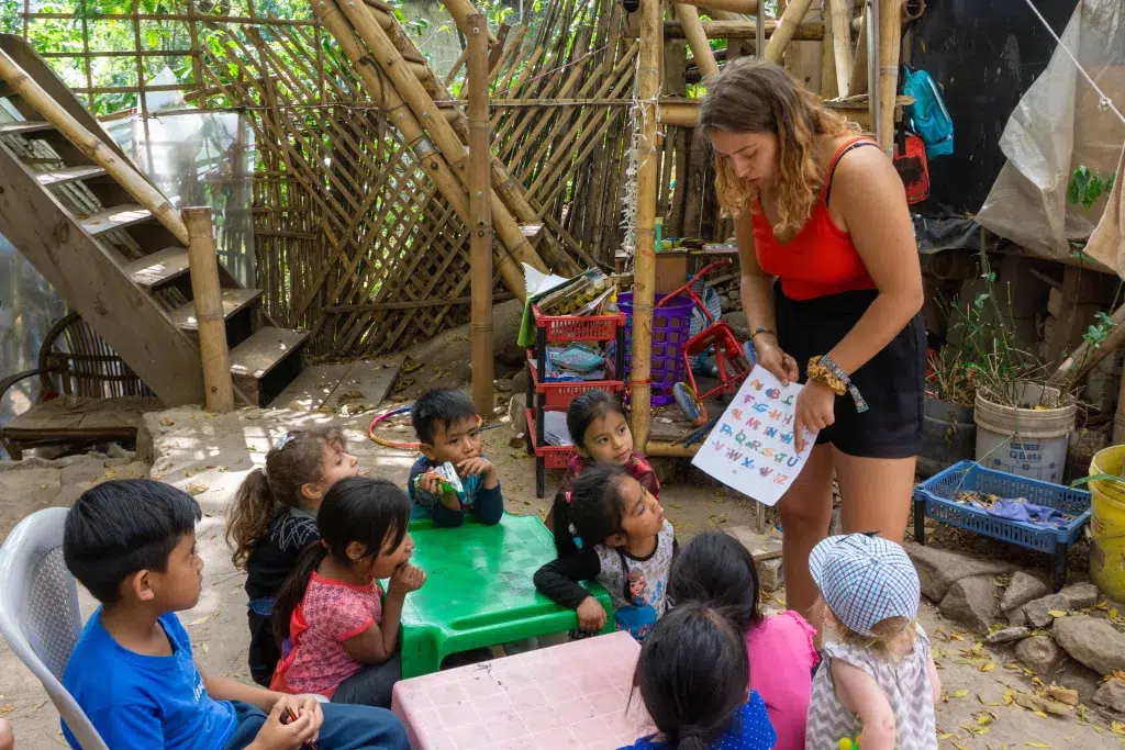 volontariat avec des enfants guatémaltèques